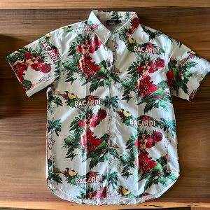 Mens size S BACARDÍ short sleeve button down shirt. NWOT